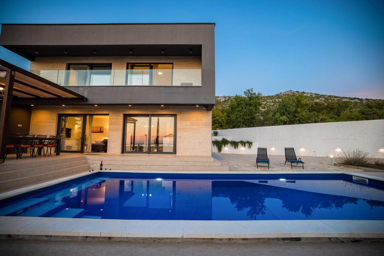Villa Royal Promons - Heated Pool Starigrad Paklenica Exterior foto