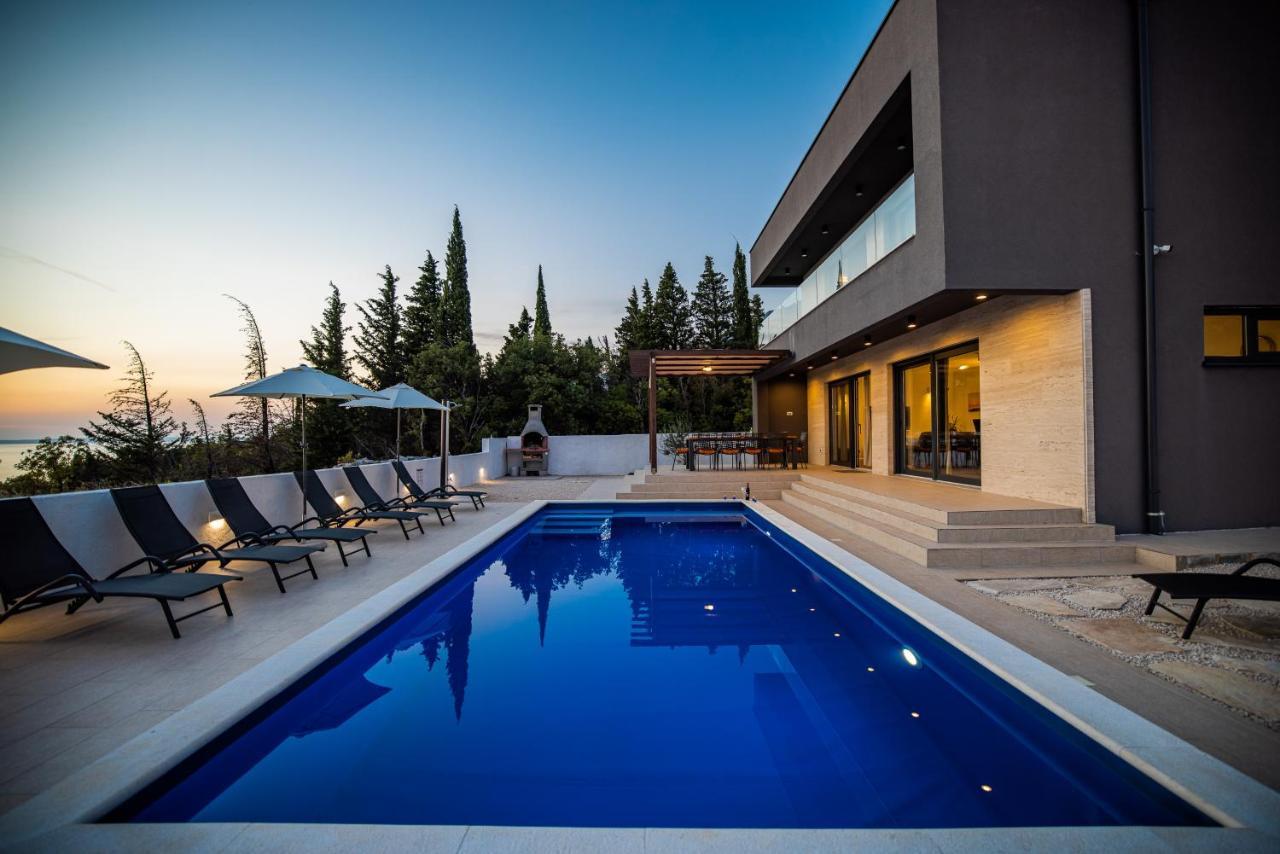 Villa Royal Promons - Heated Pool Starigrad Paklenica Exterior foto
