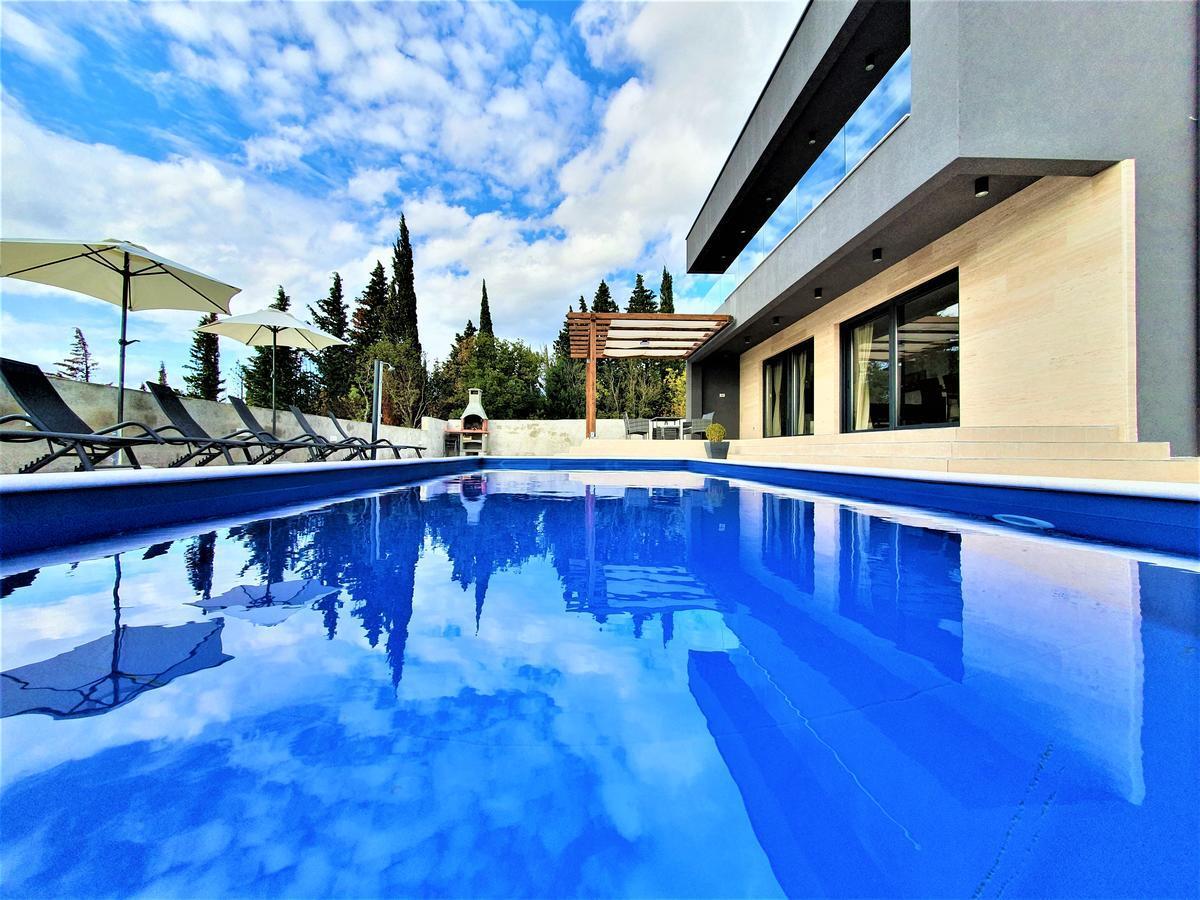 Villa Royal Promons - Heated Pool Starigrad Paklenica Exterior foto